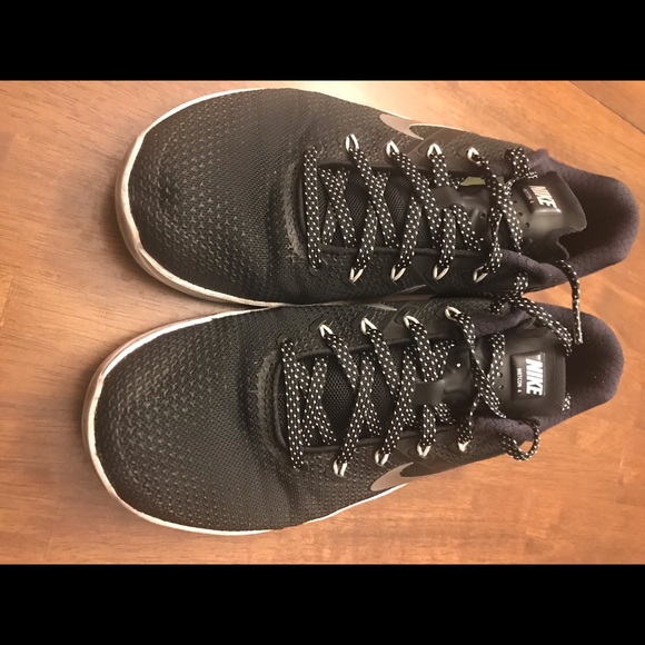 Nike Metcons women’s size 8 - Picture 3 of 8
